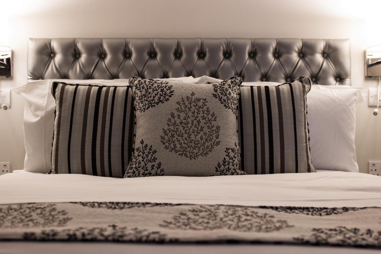 The Maple Manor Hotel Crawley  Extérieur photo