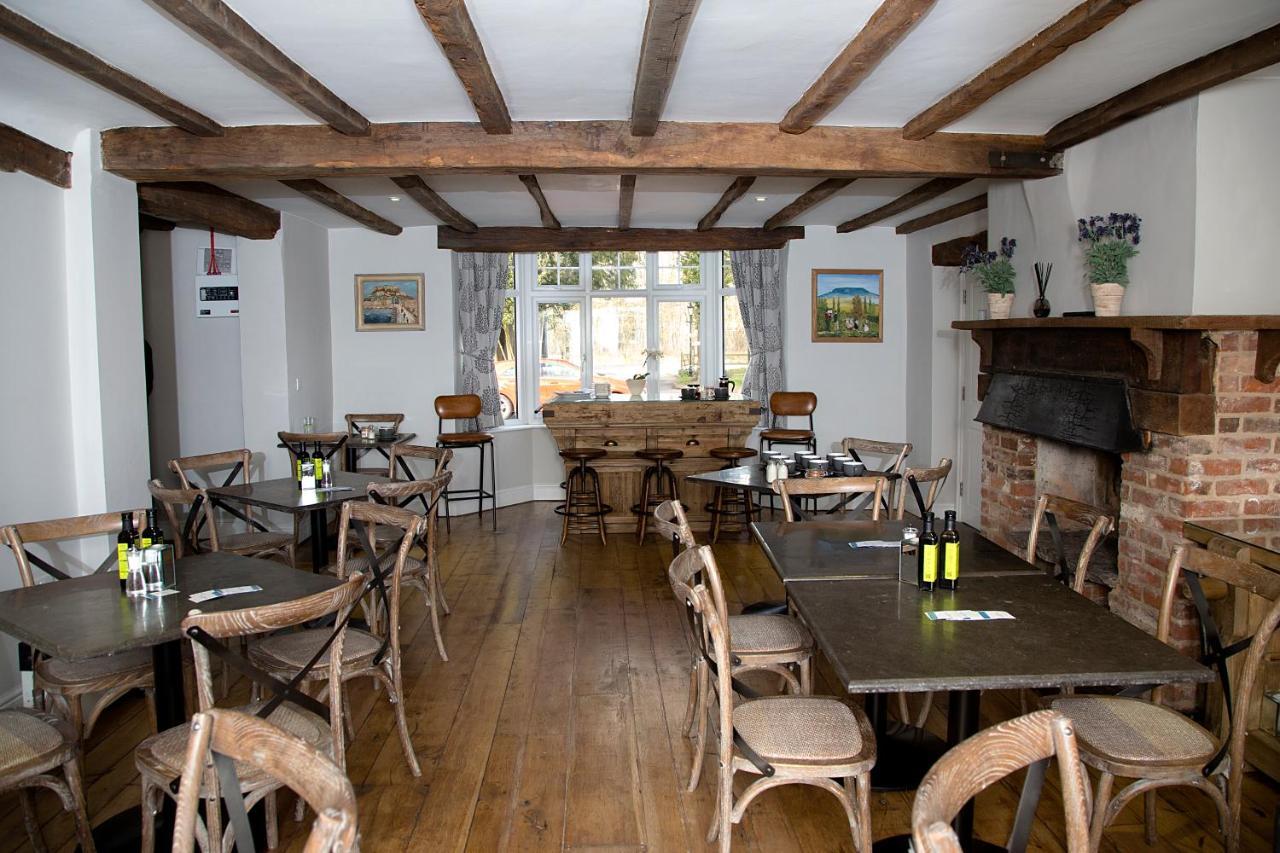 The Maple Manor Hotel Crawley  Extérieur photo