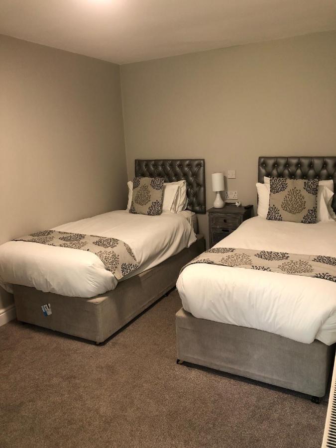 The Maple Manor Hotel Crawley  Extérieur photo