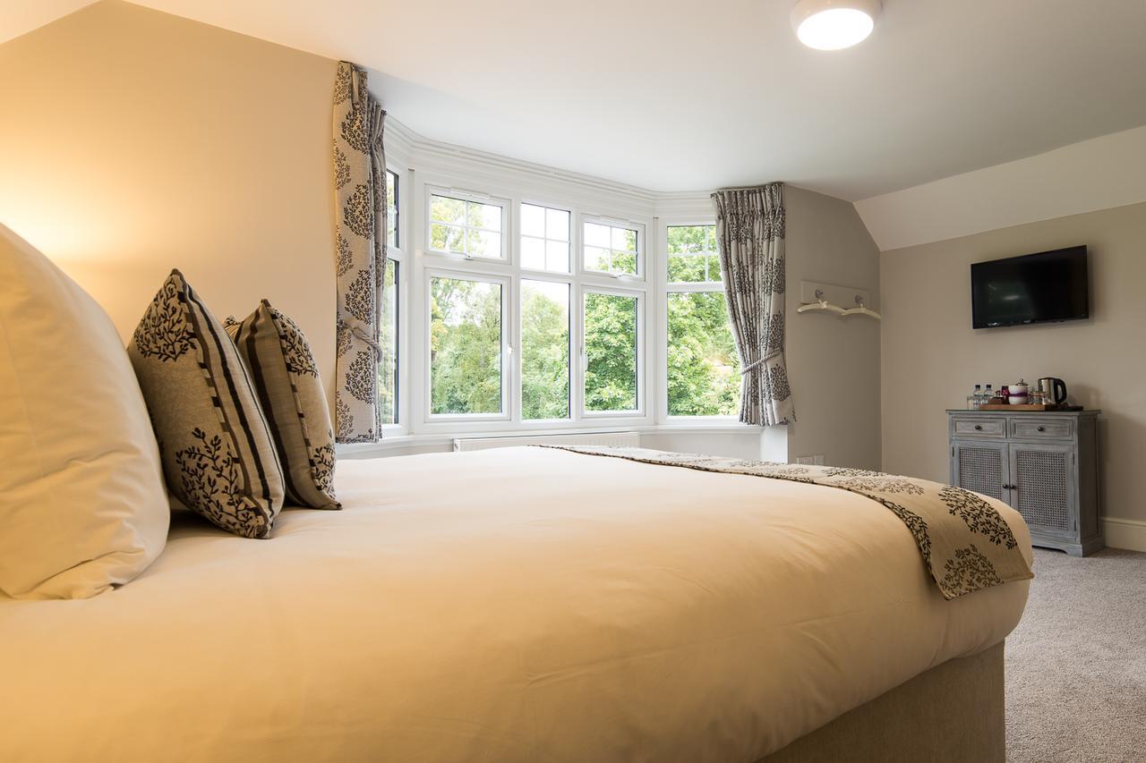 The Maple Manor Hotel Crawley  Extérieur photo
