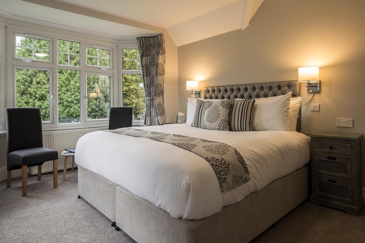The Maple Manor Hotel Crawley  Extérieur photo